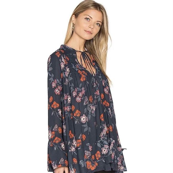 Free People So Fine Navy Floral Smocked Top Gently Loved Sz S - Picture 11 of 11